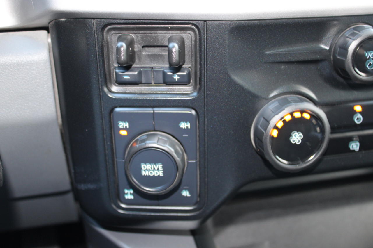 Ford F-250 SD XLT Crew Cab 4WD 2025 Ford F-250 SD XLT Crew Cab 4WD 2025