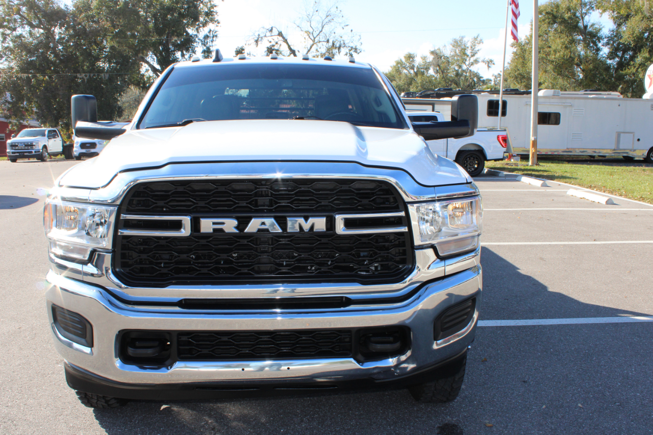 RAM 3500 Crew Cab 4WD DRW 2019