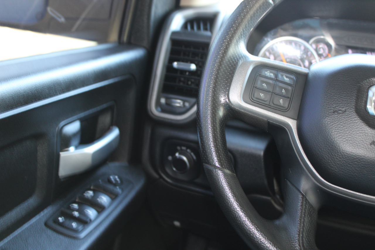 RAM 3500 Crew Cab 4WD DRW 2019