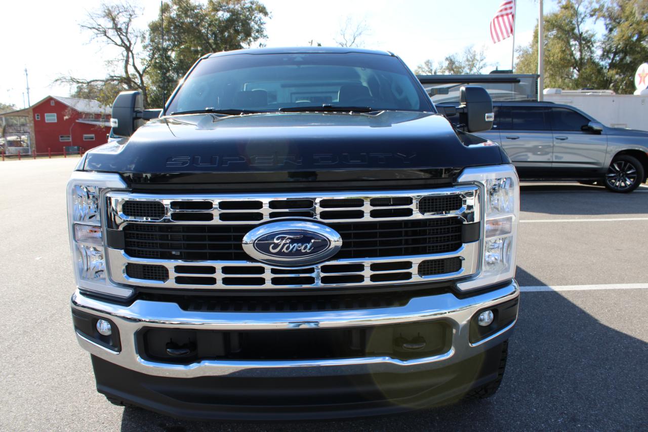 Ford F-350 SD XLT Crew Cab 4WD 2024