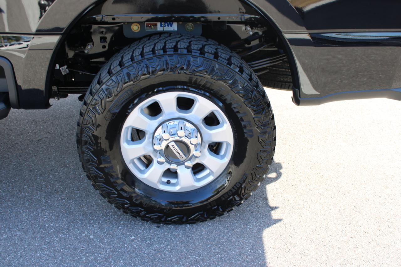 Ford F-350 SD XLT Crew Cab 4WD 2024