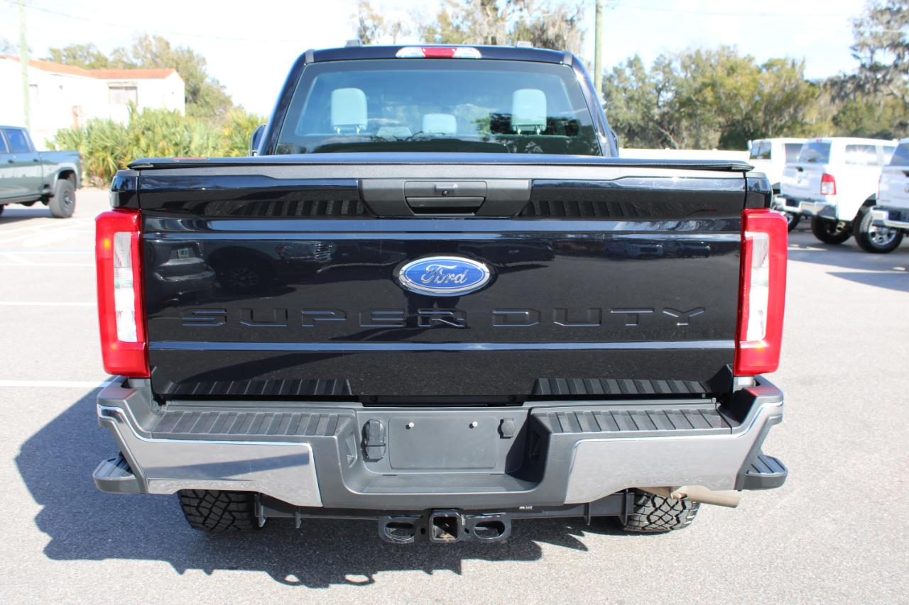 Ford F-350 SD XLT Crew Cab 4WD 2024