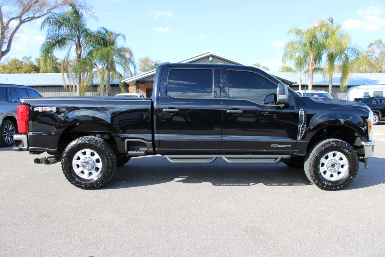 Ford F-350 SD XLT Crew Cab 4WD 2024