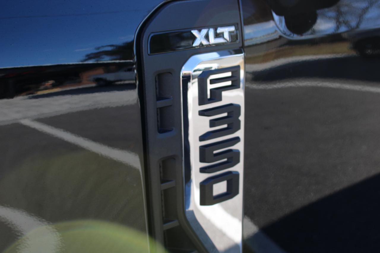 Ford F-350 SD XLT Crew Cab 4WD 2024