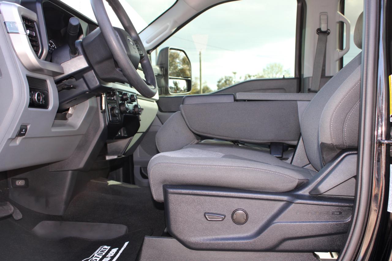 Ford F-350 SD XLT Crew Cab 4WD 2024