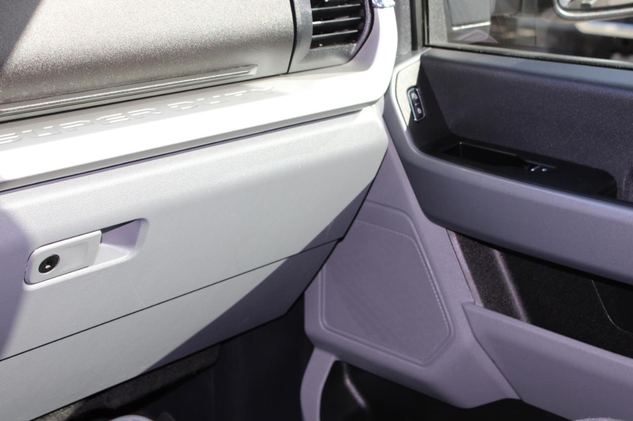 Ford F-350 SD XLT Crew Cab 4WD 2024