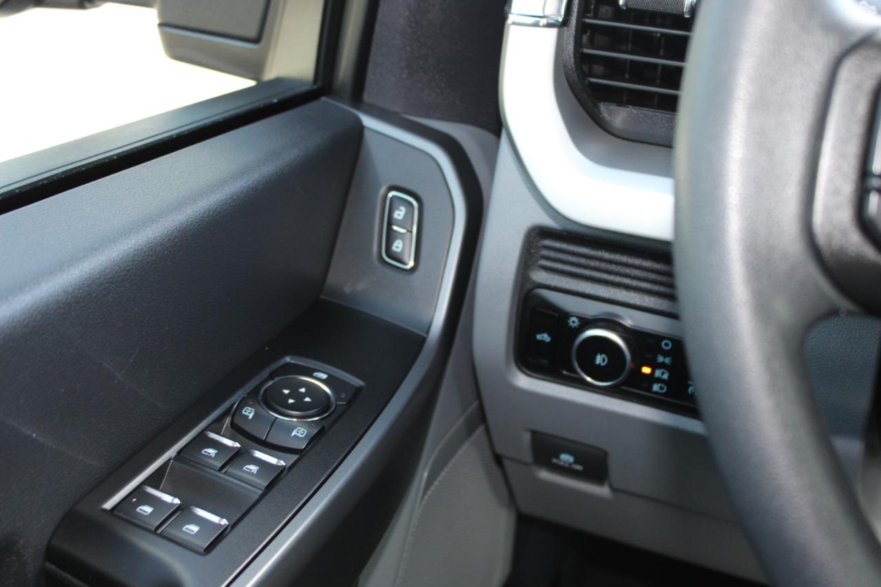 Ford F-350 SD XLT Crew Cab 4WD 2024