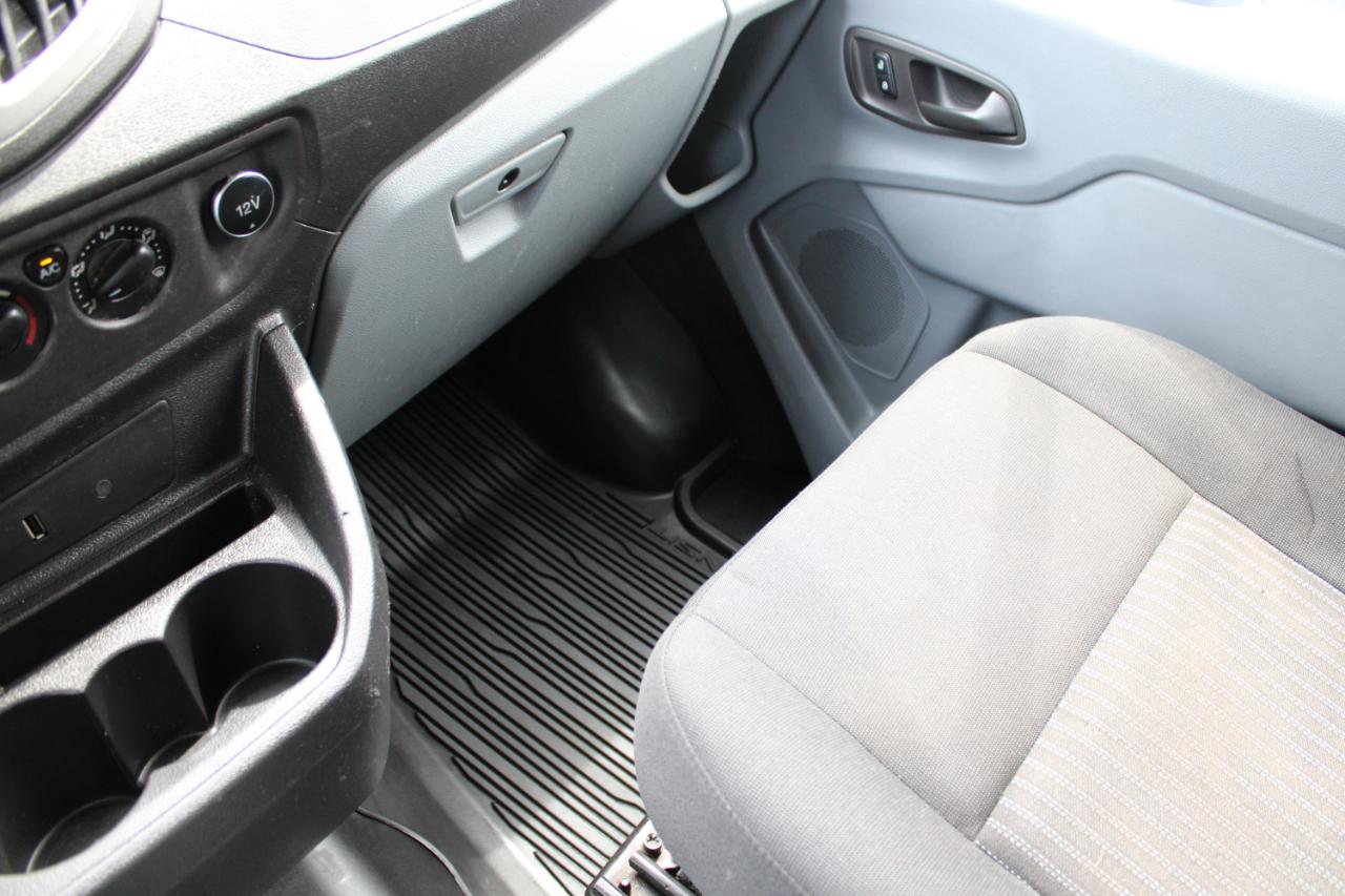 Ford Transit 250 Van Low Roof w/Sliding Pass. 130-in. WB 2019