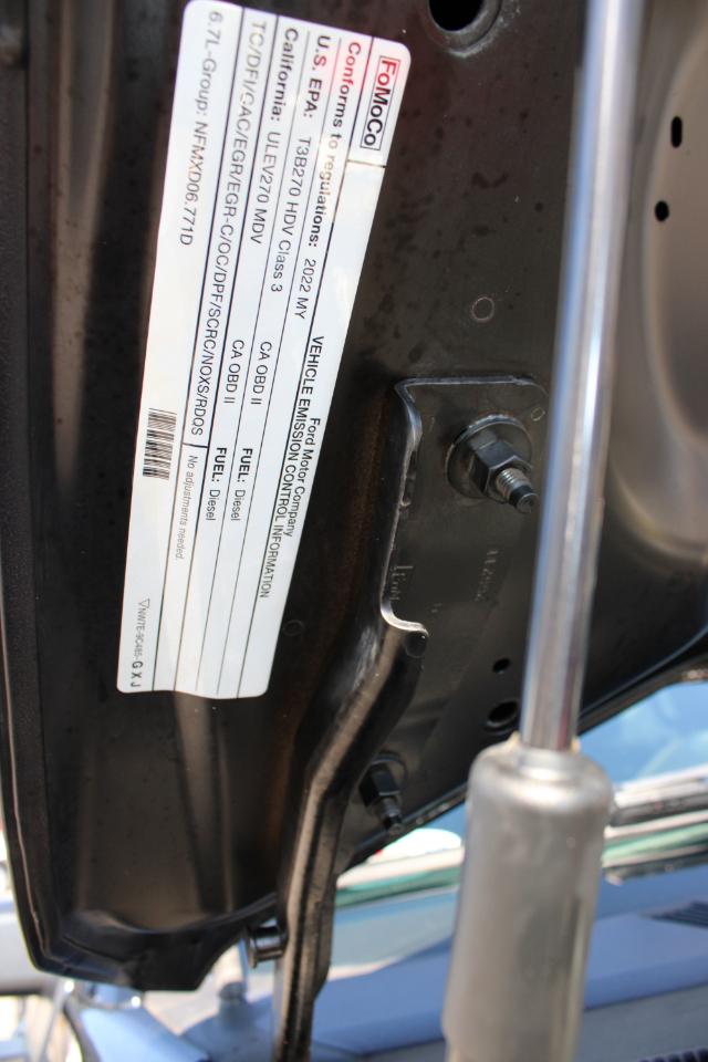 Ford F-350 SD Lariat Crew Cab Long Bed DRW 4WD 2022