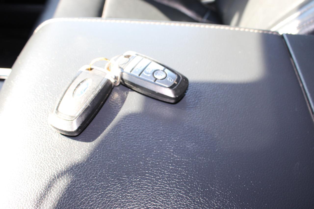 Ford F-350 SD Lariat Crew Cab Long Bed DRW 4WD 2022