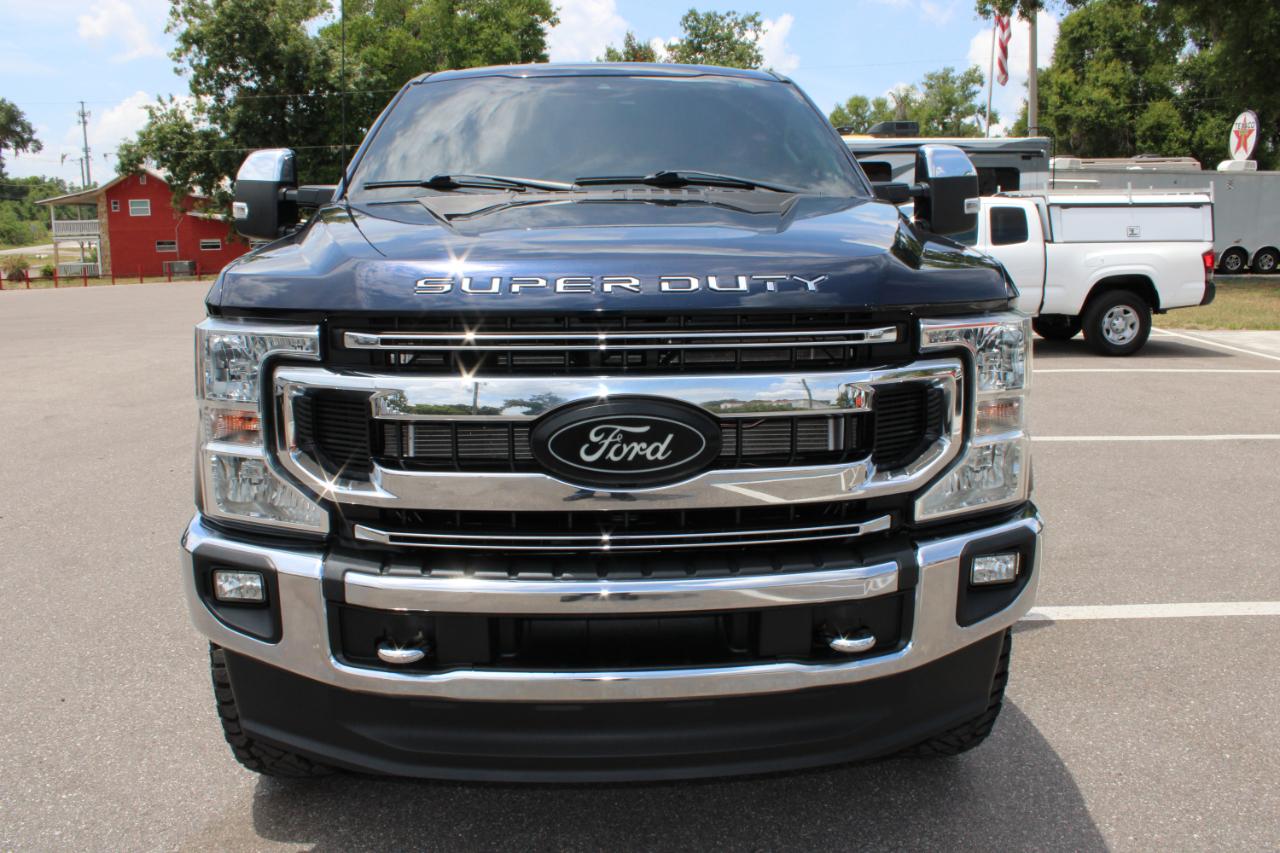 Ford F-250 Crew Cab 4dr 152.2" WB 4WD 2022