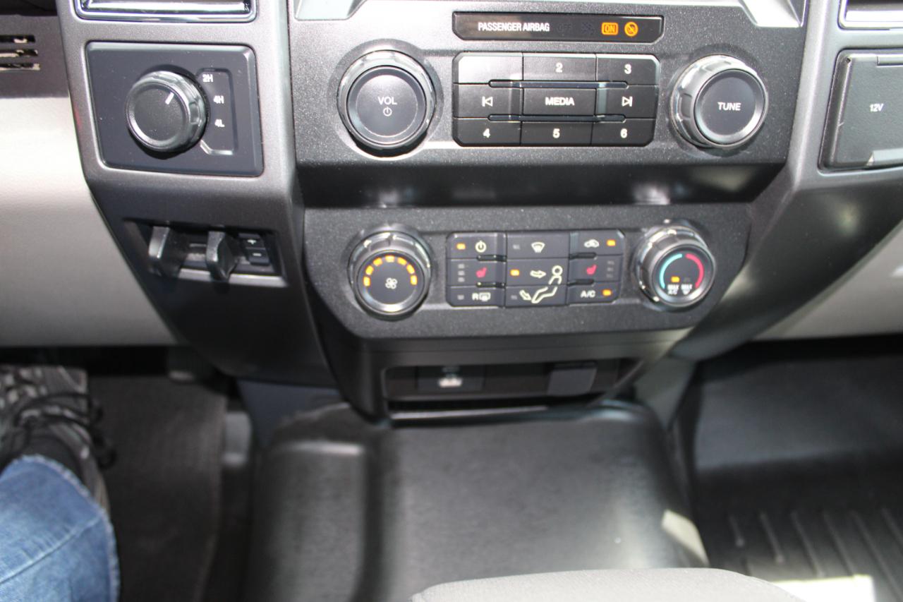 Ford F-250 Crew Cab 4dr 152.2" WB 4WD 2022