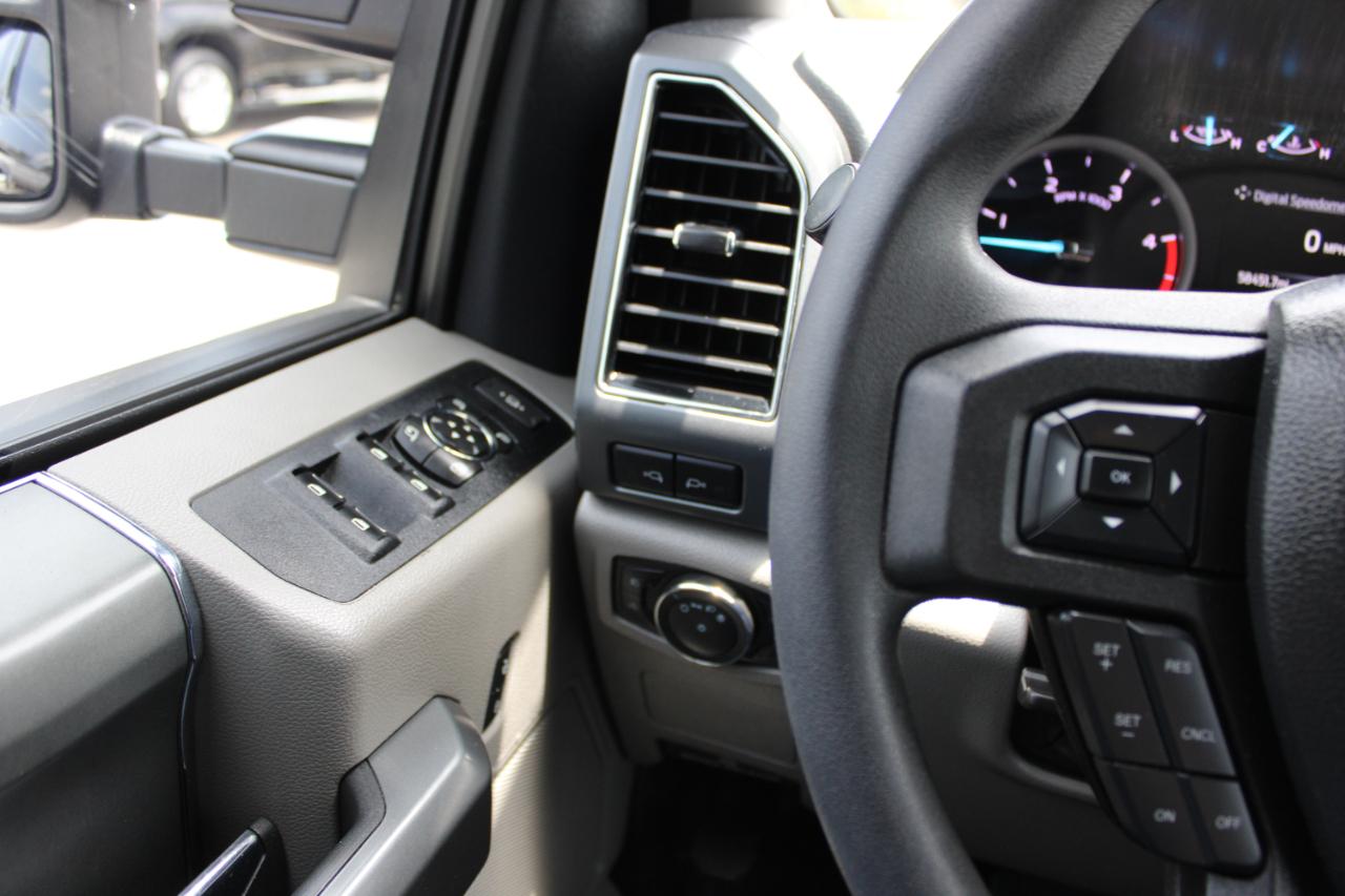 Ford F-250 Crew Cab 4dr 152.2" WB 4WD 2022