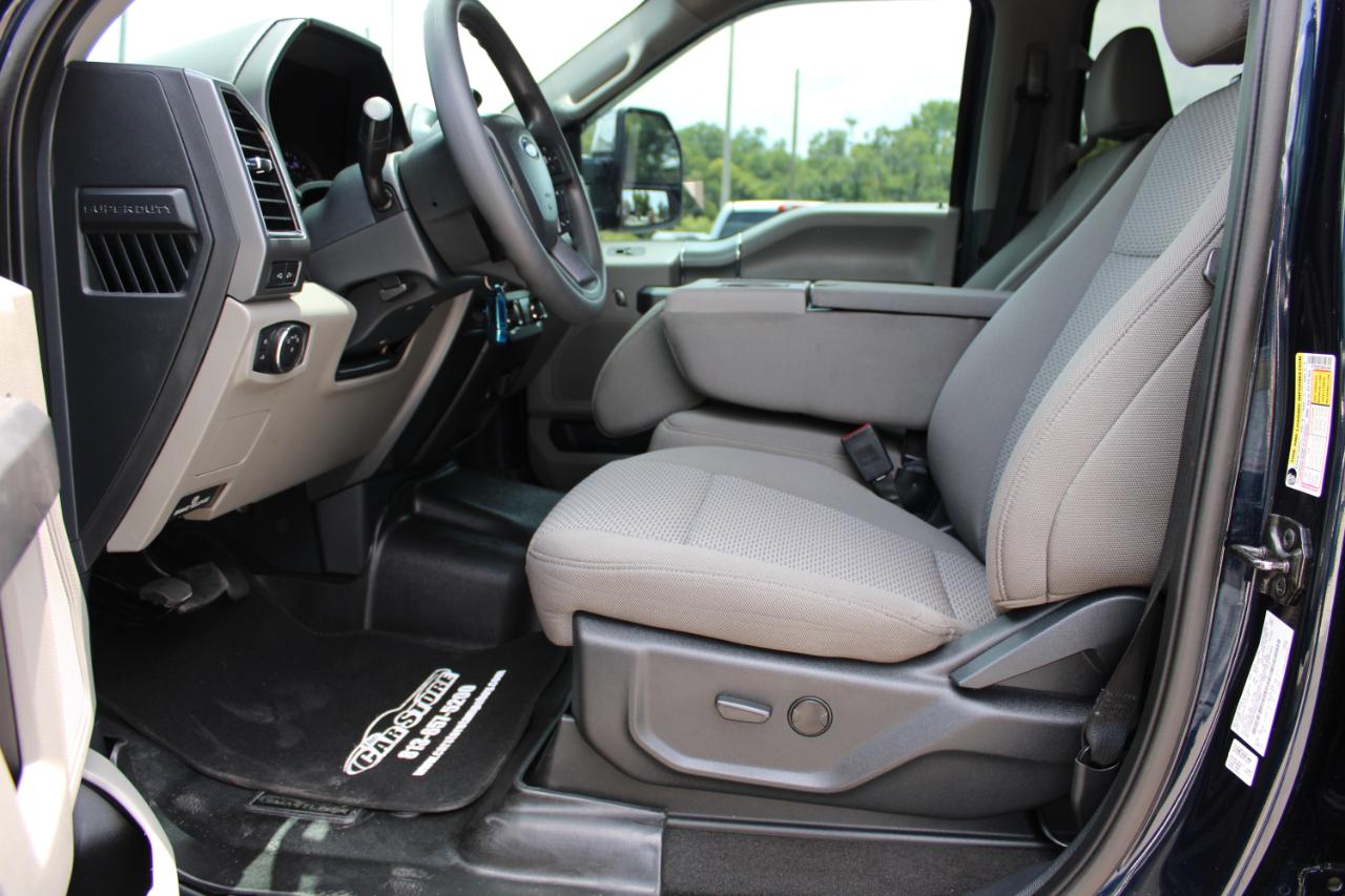 Ford F-250 Crew Cab 4dr 152.2" WB 4WD 2022