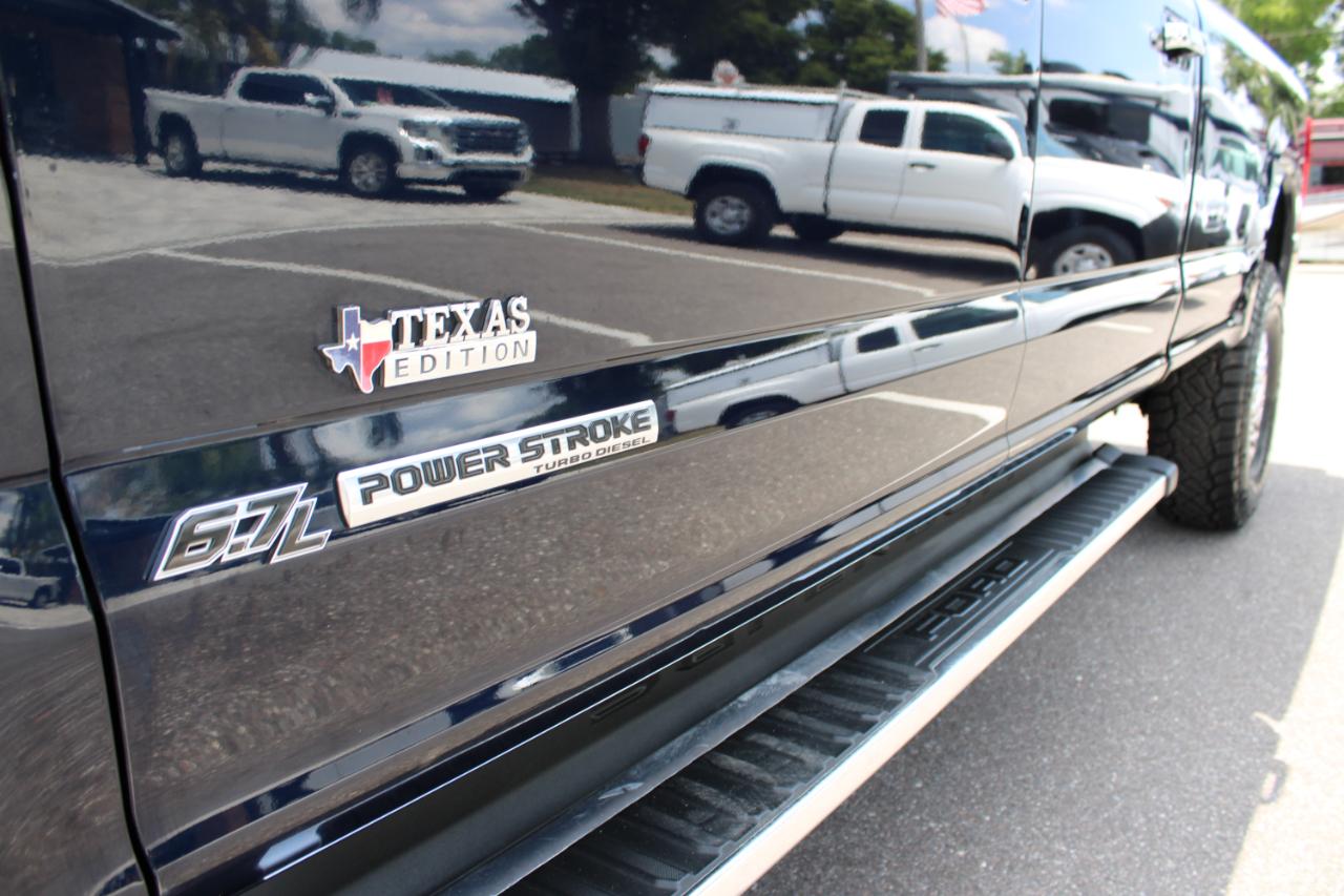Ford F-250 Crew Cab 4dr 152.2" WB 4WD 2022