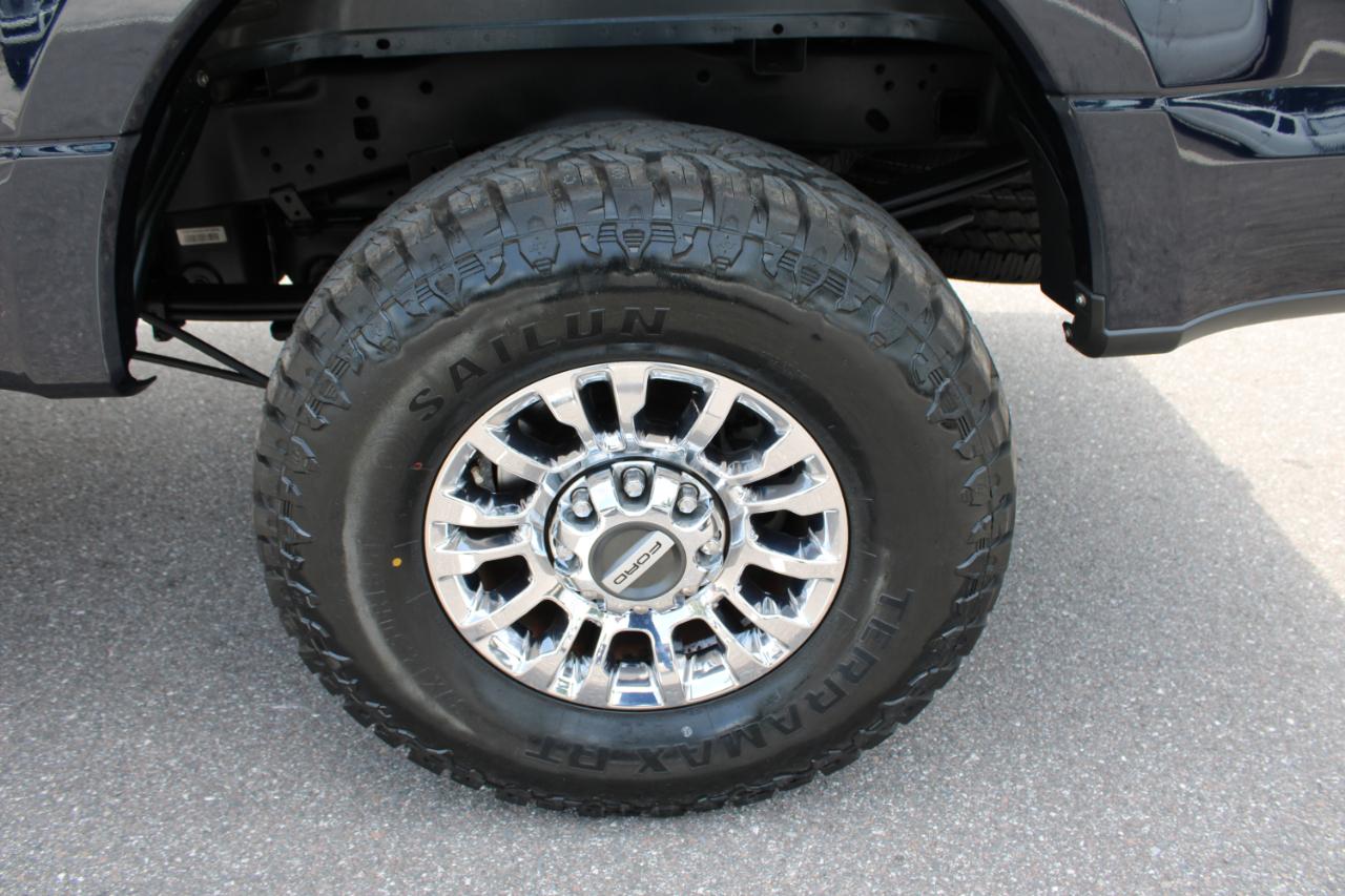 Ford F-250 Crew Cab 4dr 152.2" WB 4WD 2022