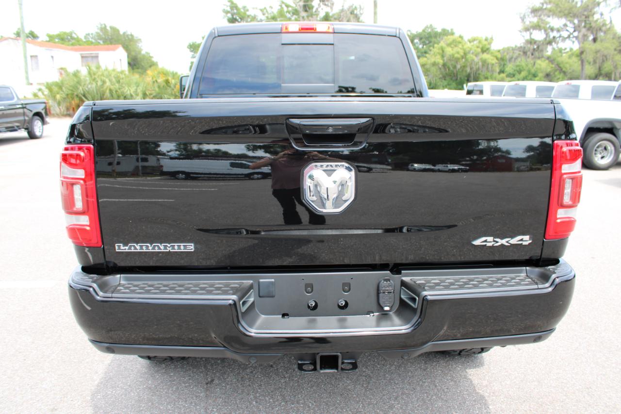 RAM 3500 Laramie Crew Cab SWB 4WD 2023