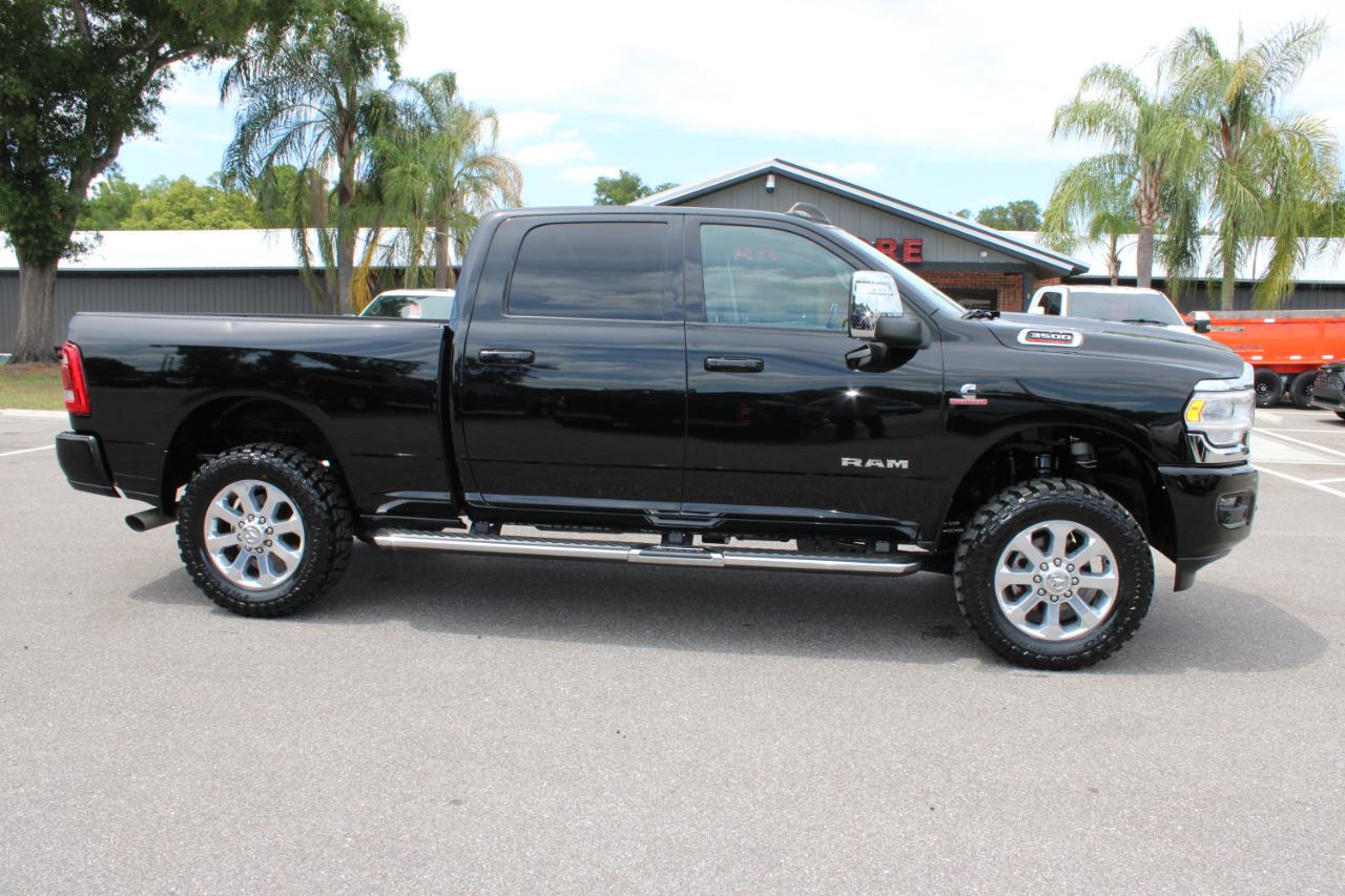 RAM 3500 Laramie Crew Cab SWB 4WD 2023