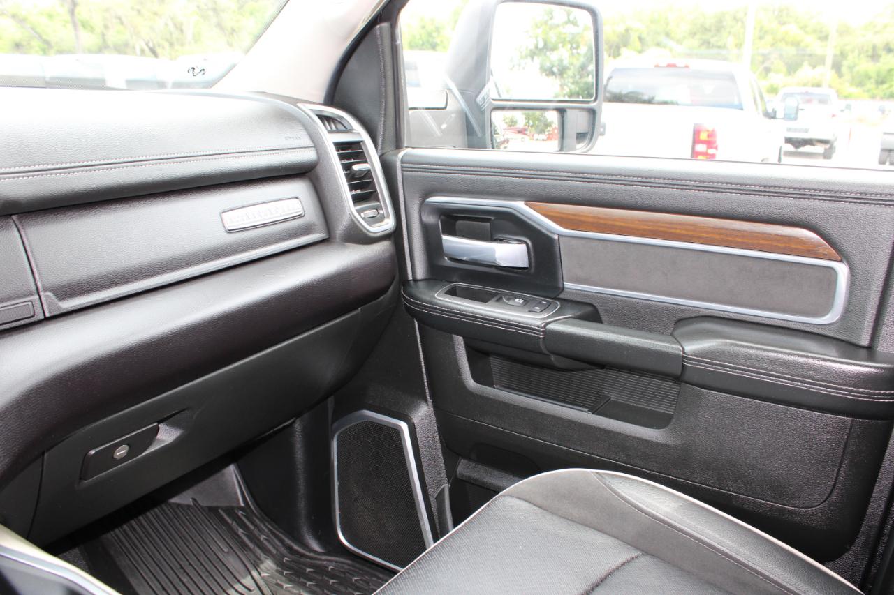 RAM 3500 Laramie Crew Cab SWB 4WD 2023