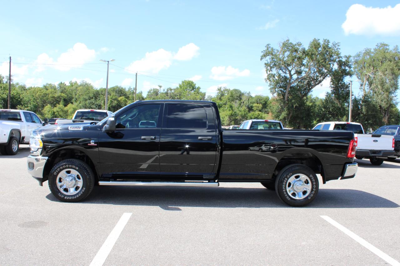 RAM 3500 Tradesman Crew Cab 4WD 2024
