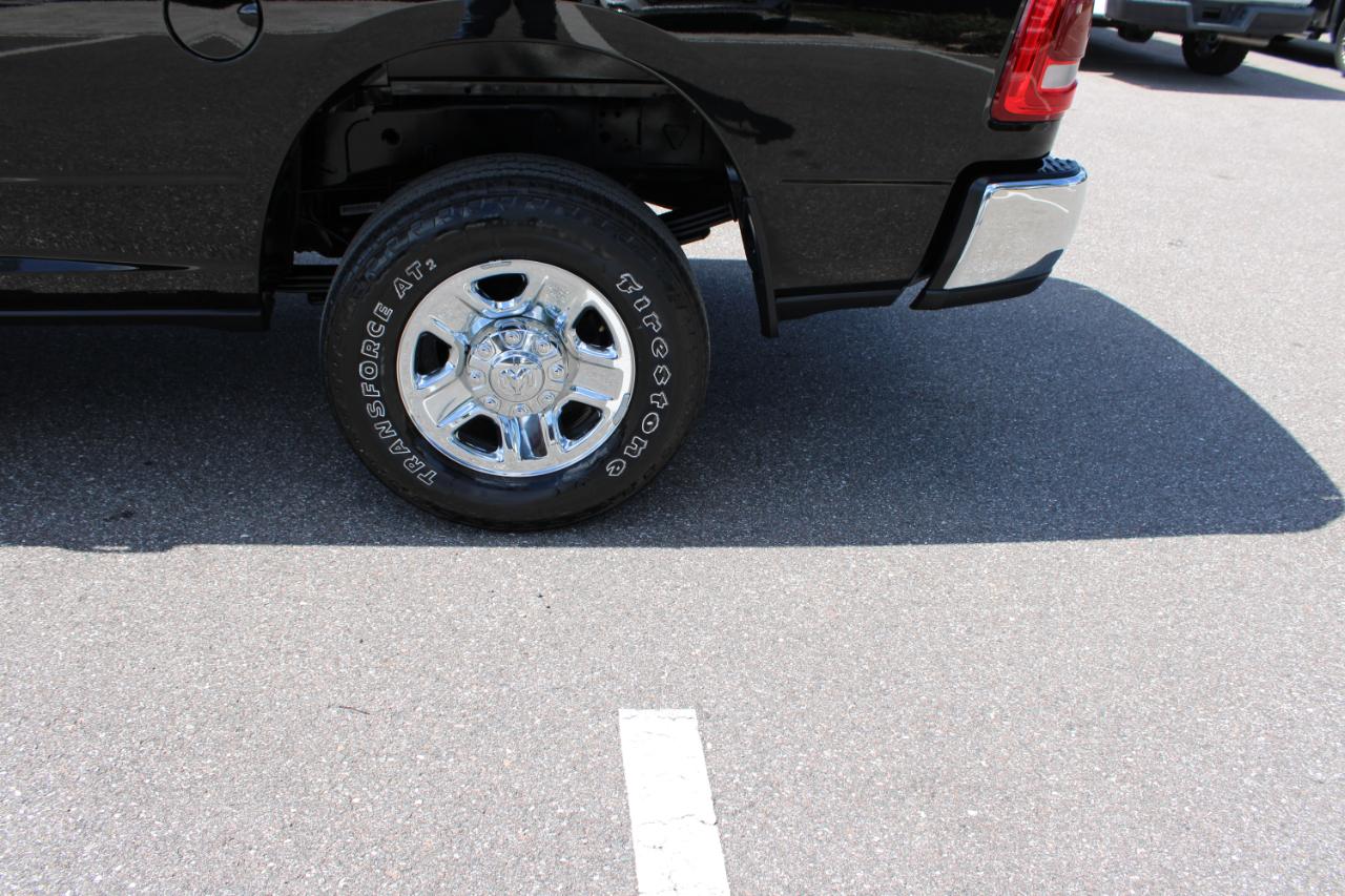 RAM 3500 Tradesman Crew Cab 4WD 2024