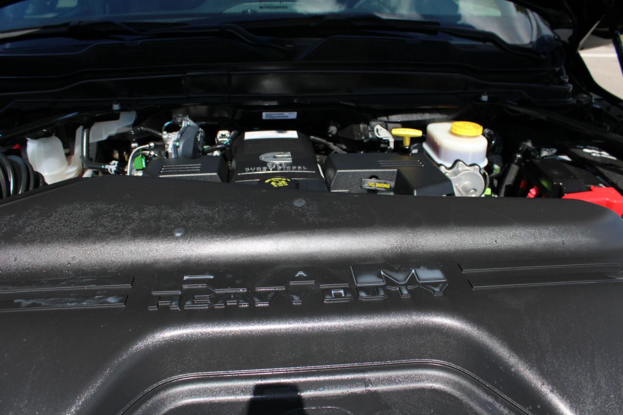 RAM 3500 Tradesman Crew Cab 4WD 2024