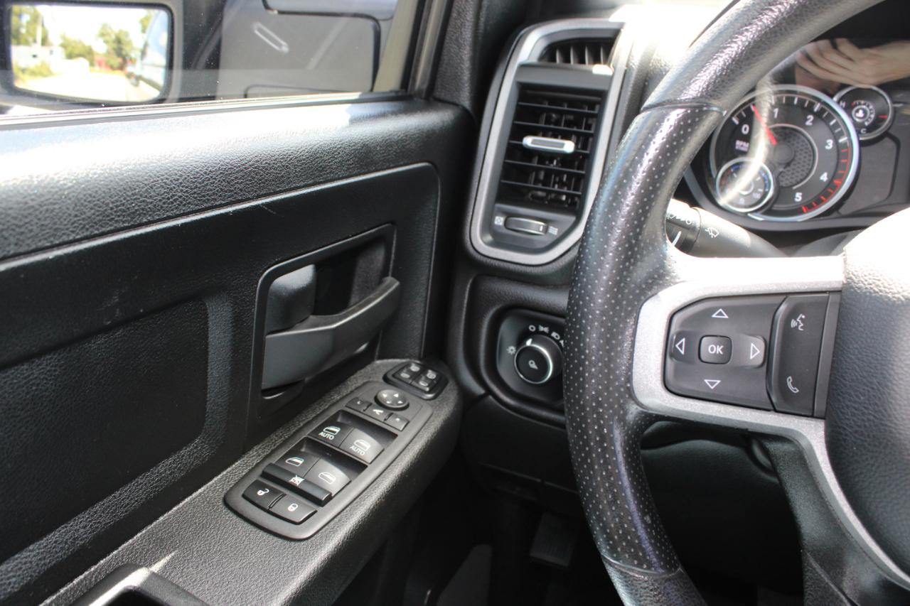 RAM 3500 Tradesman Crew Cab 4WD 2024