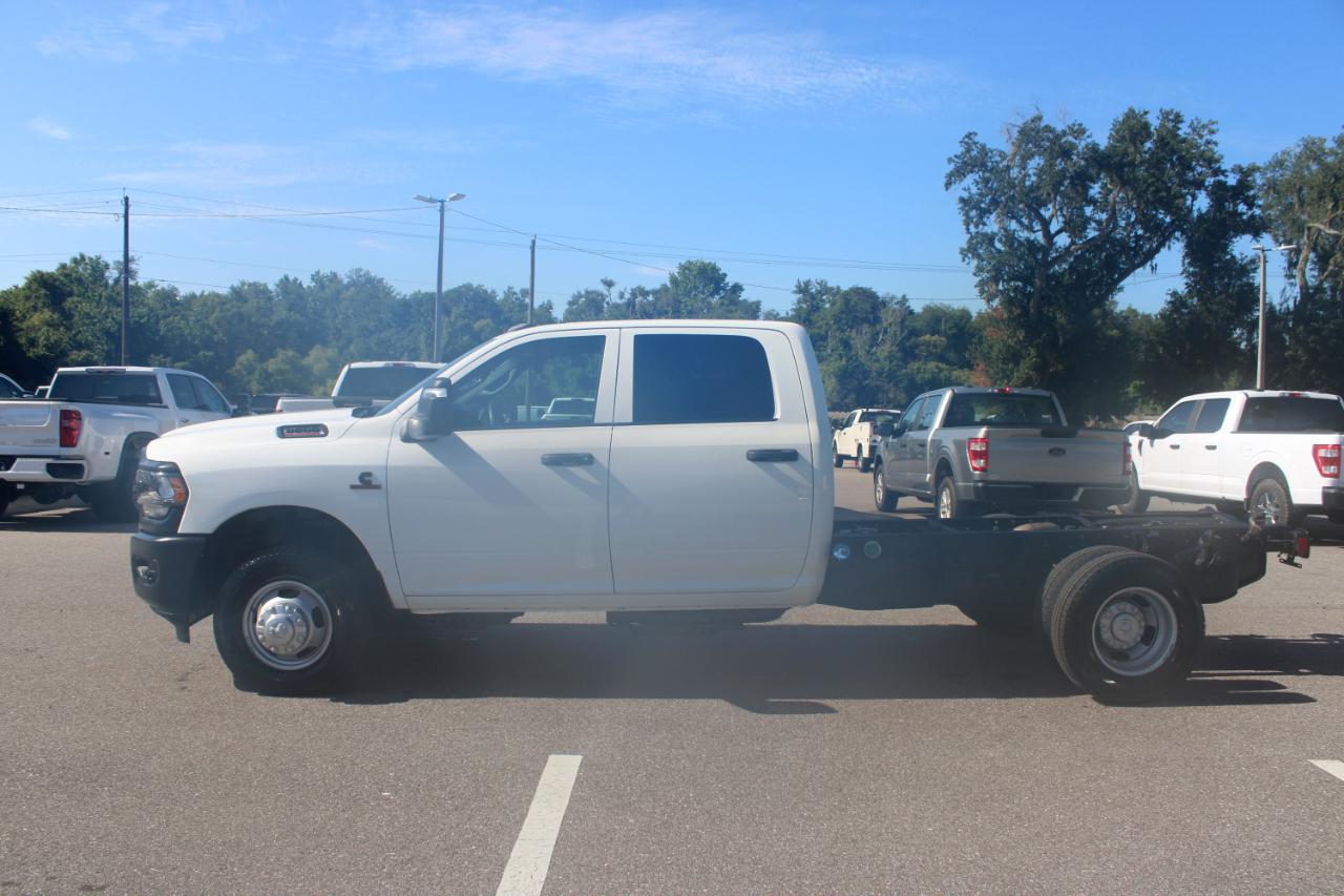 RAM 3500 Crew Cab 4WD DRW 2024