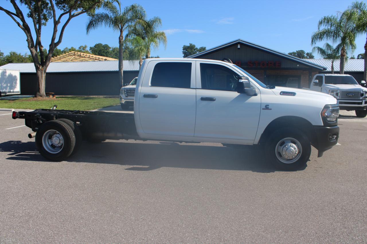 RAM 3500 Crew Cab 4WD DRW 2024