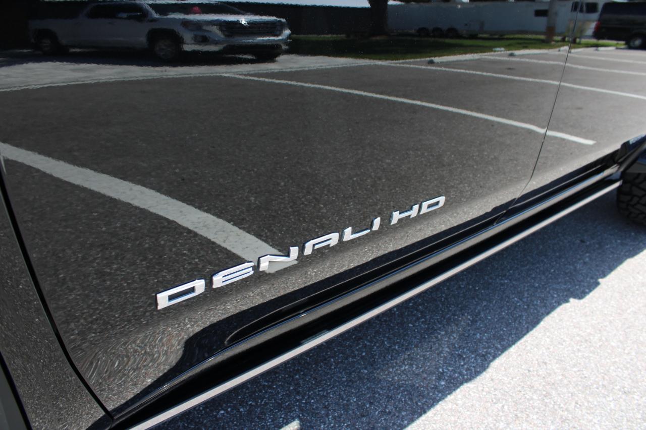 GMC Sierra 2500HD Denali Crew Cab 4WD 2021