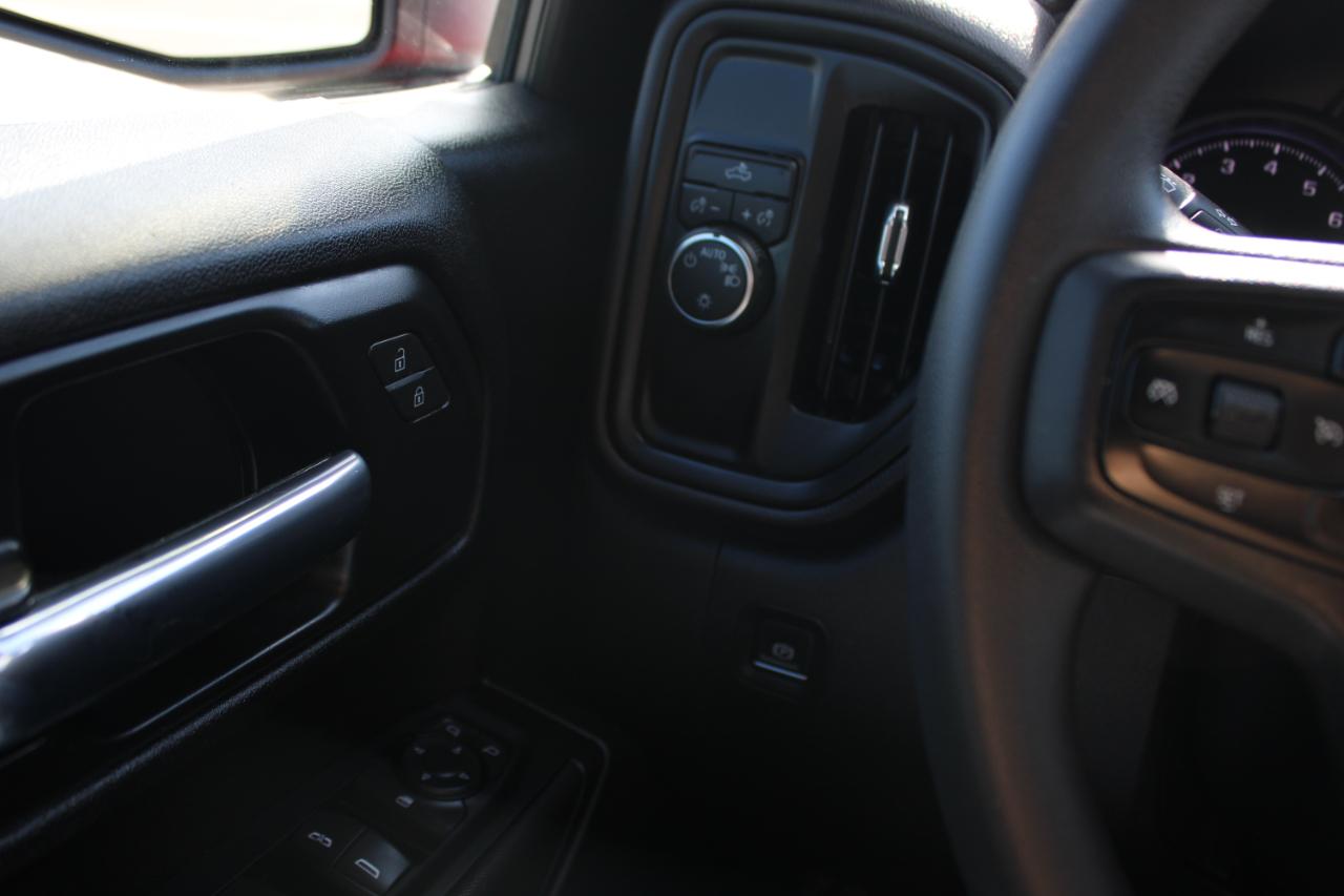 Chevrolet Silverado 1500 Custom Crew Cab 2WD 2024
