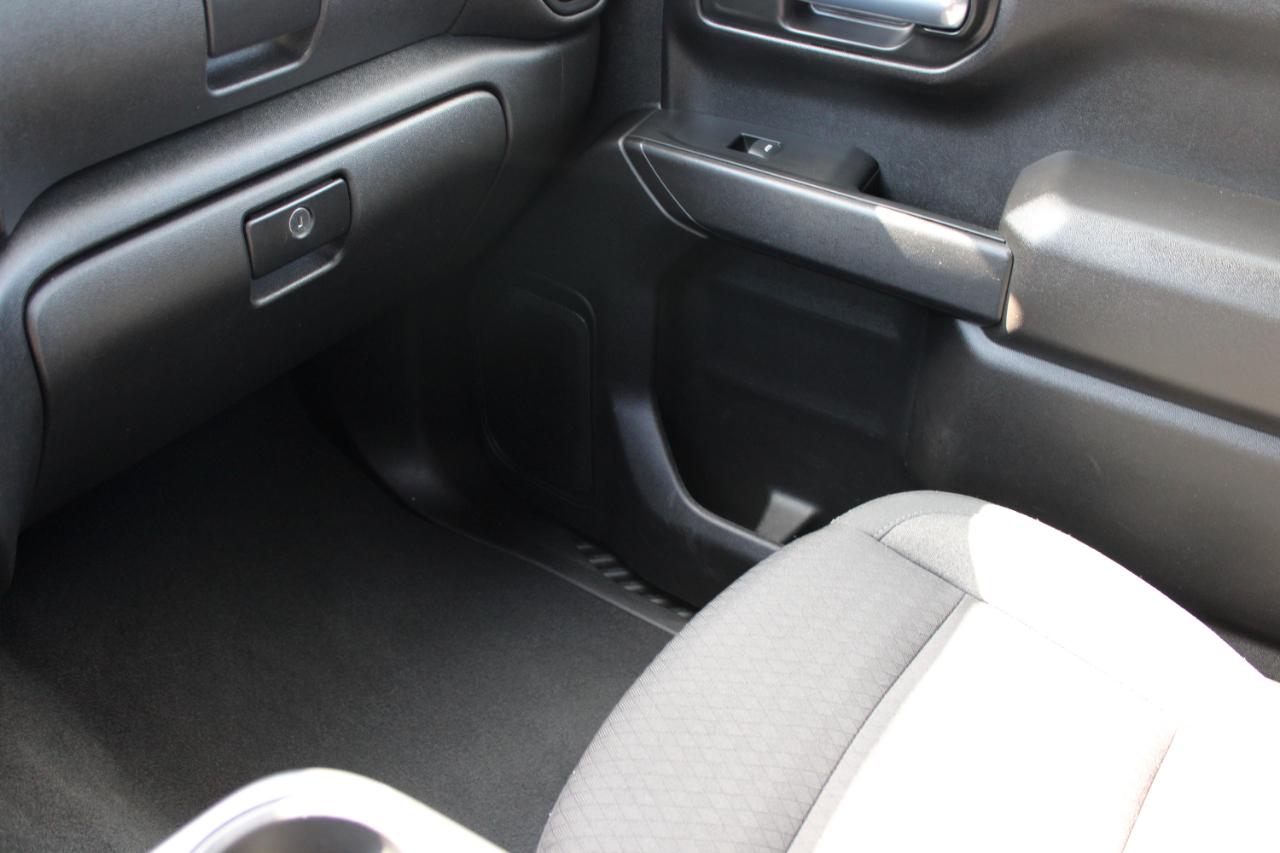 Chevrolet Silverado 1500 Custom Crew Cab 2WD 2024