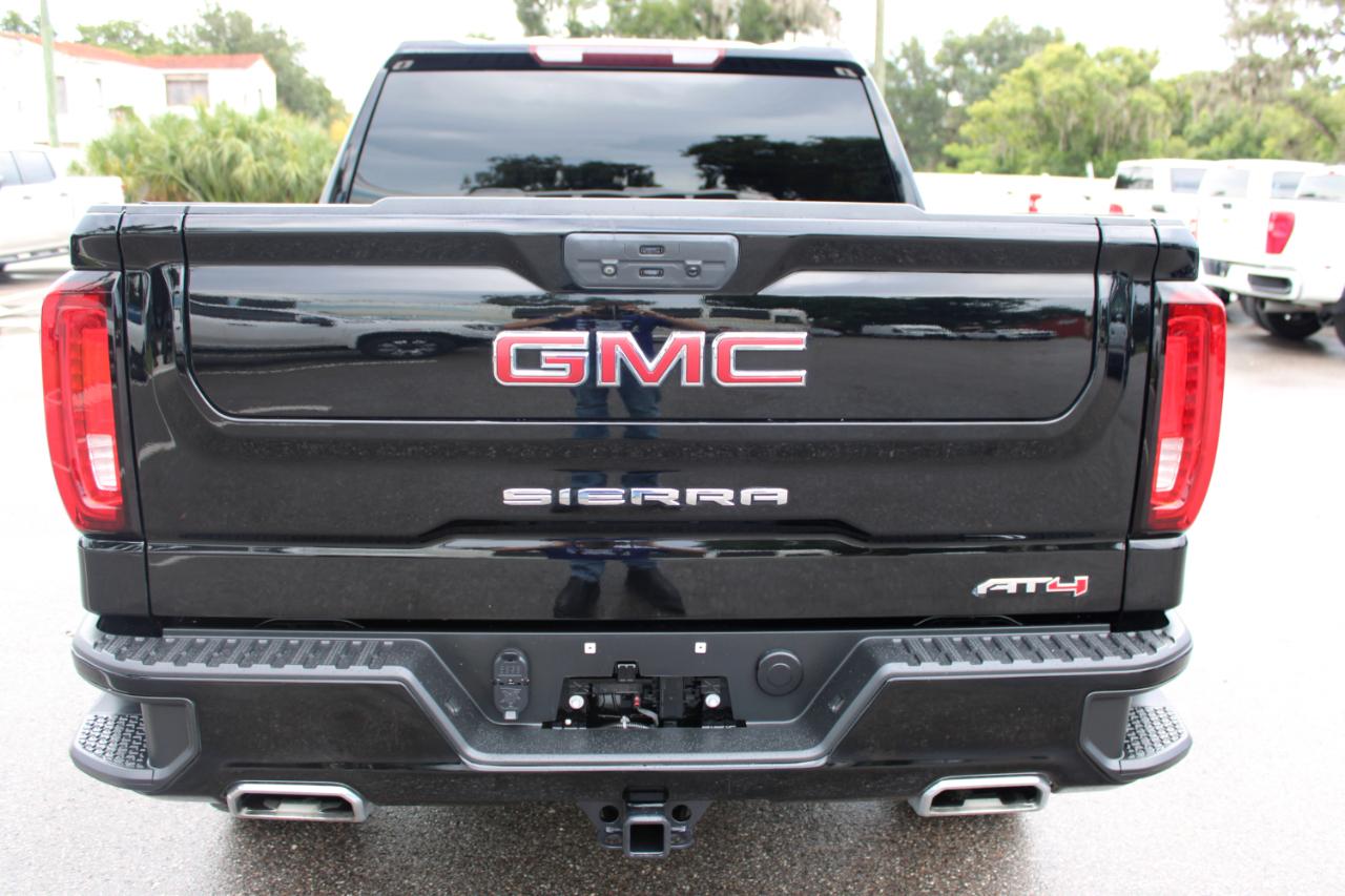 GMC Sierra 1500 AT4 Crew Cab Short Box 4WD 2021