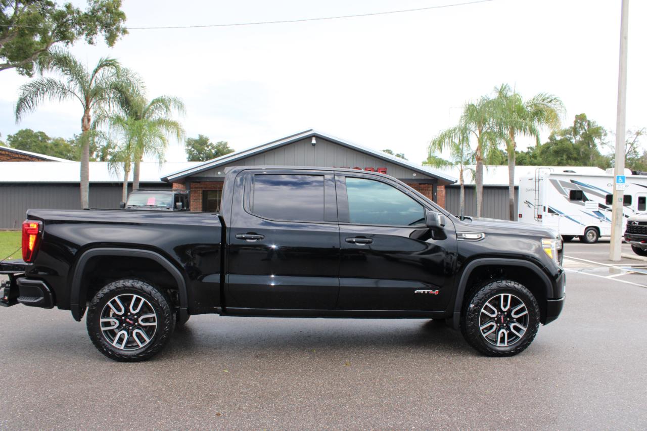 GMC Sierra 1500 AT4 Crew Cab Short Box 4WD 2021
