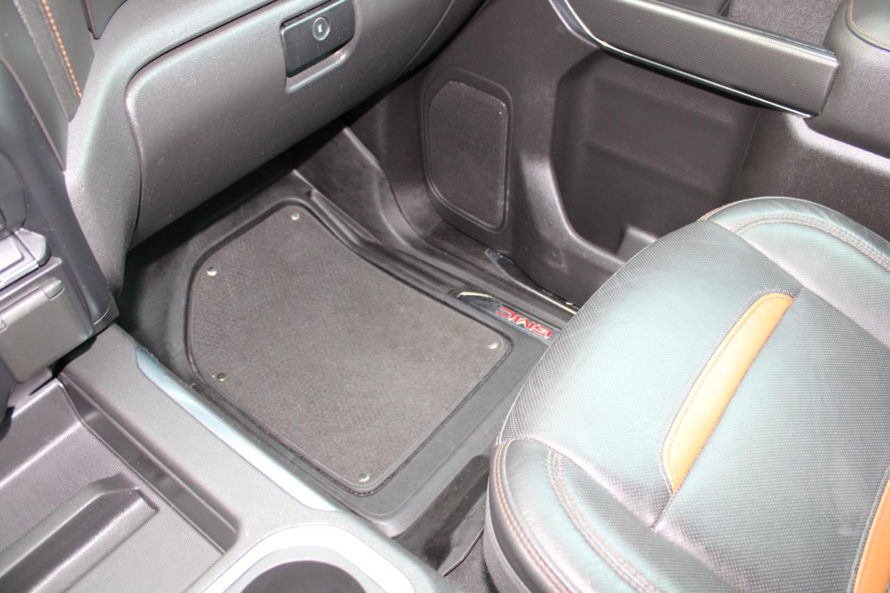 GMC Sierra 1500 AT4 Crew Cab Short Box 4WD 2021