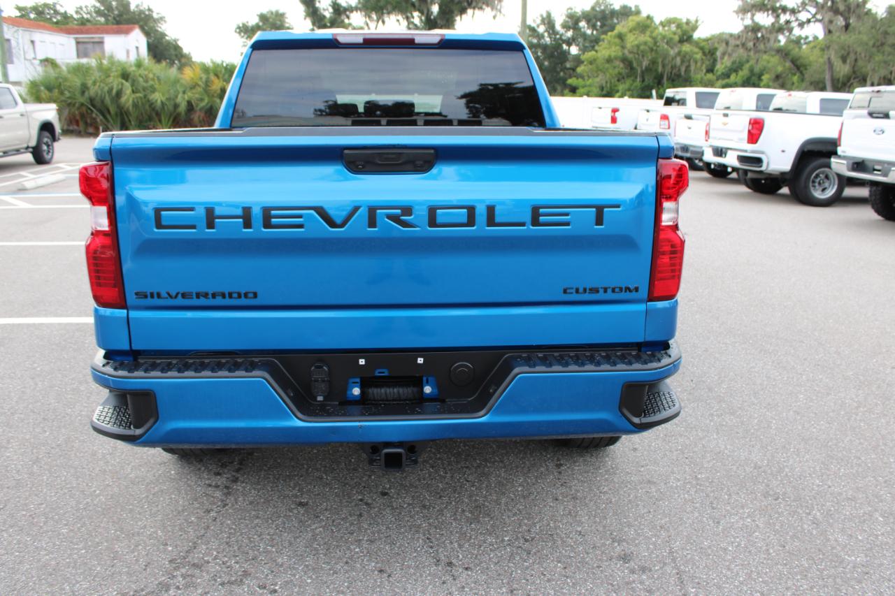 Chevrolet Silverado 1500 Custom Crew Cab 2WD 2023