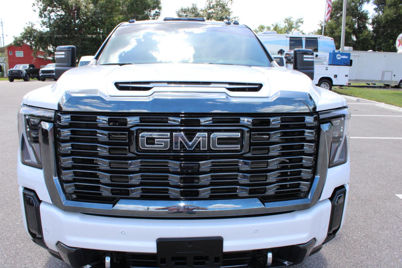GMC Sierra 3500HD Denali Ultimate Crew Cab 4WD 2024