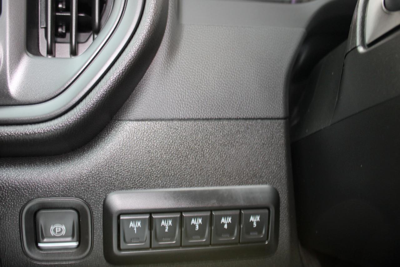 GMC Sierra 3500HD Pro Crew Cab 4WD LB 2024
