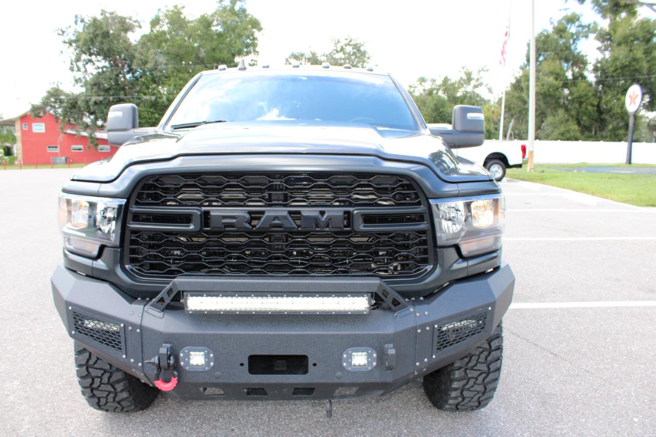RAM 3500 Tradesman Crew Cab 4WD 2023