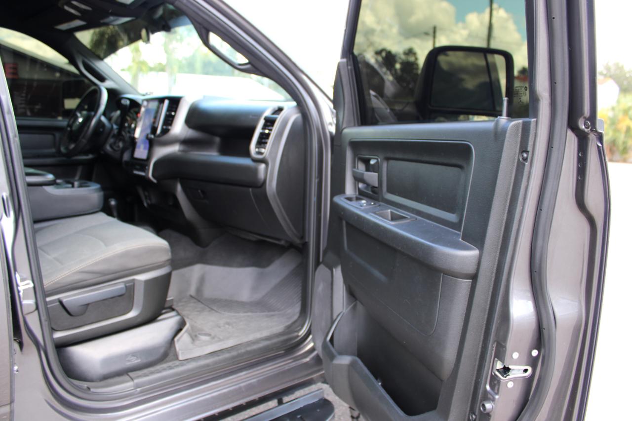 RAM 3500 Tradesman Crew Cab 4WD 2023