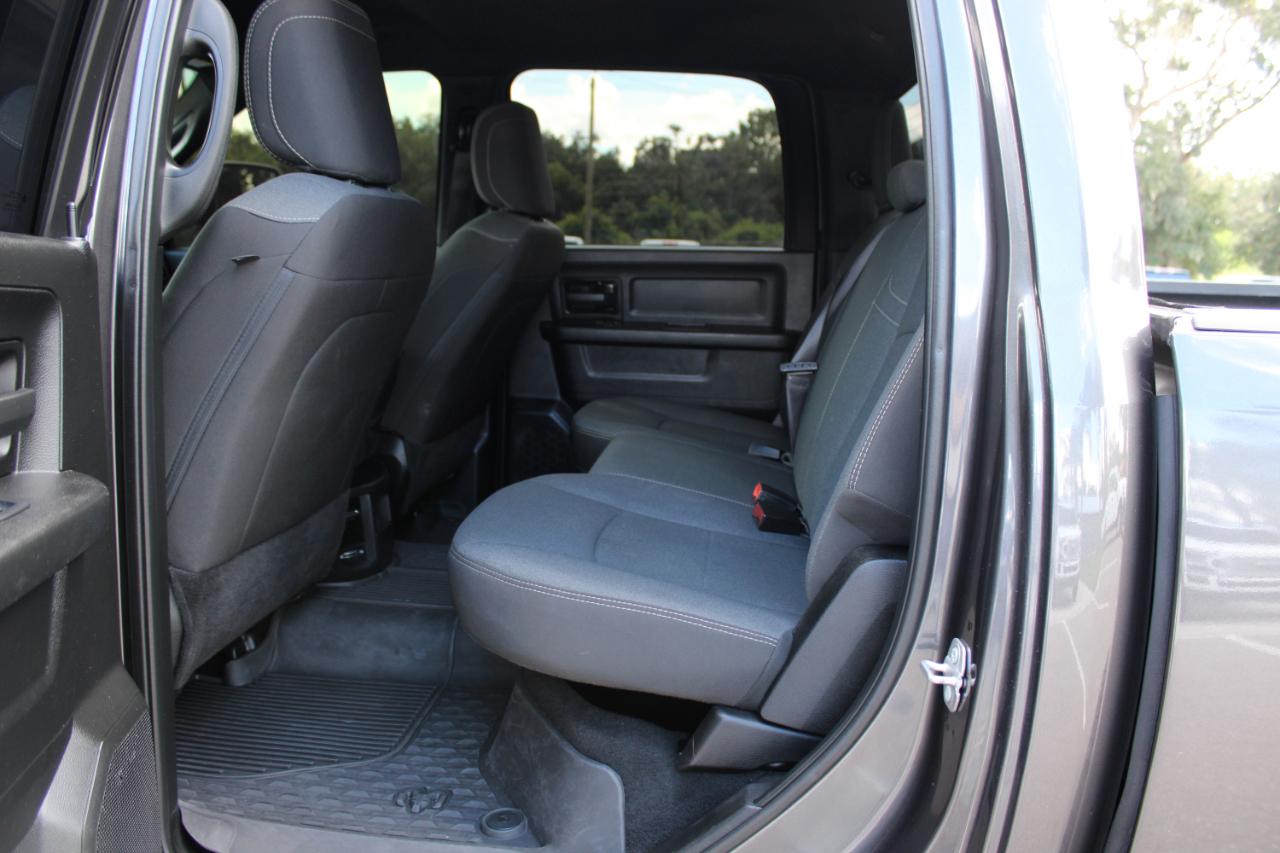 RAM 3500 Tradesman Crew Cab 4WD 2023