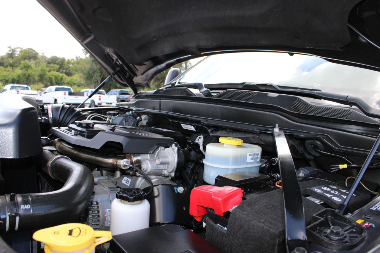 RAM 3500 Tradesman Crew Cab 4WD 2023
