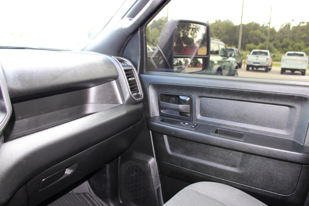 RAM 3500 Tradesman Crew Cab 4WD 2023