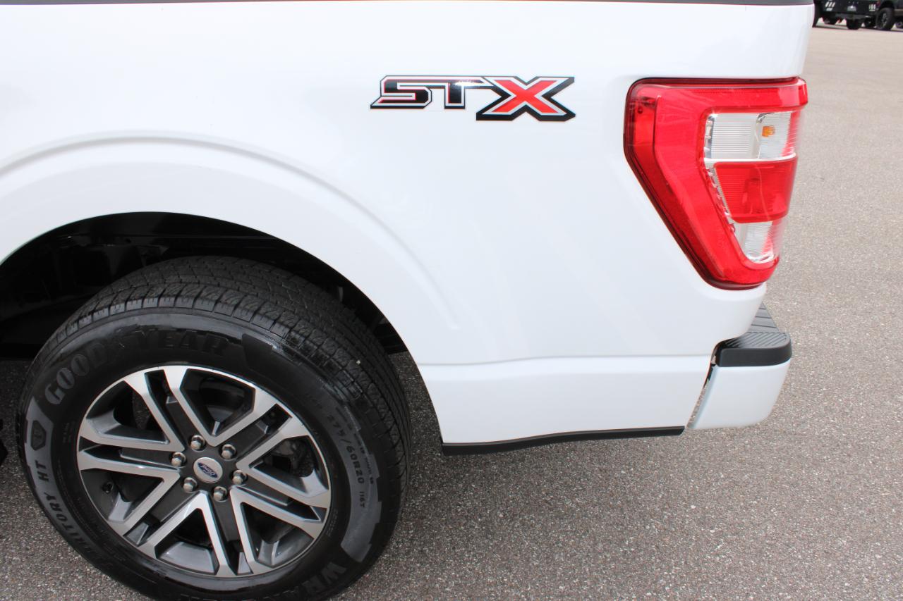 Ford F-150 XL SuperCrew 5.5-ft. Bed 2WD 2023