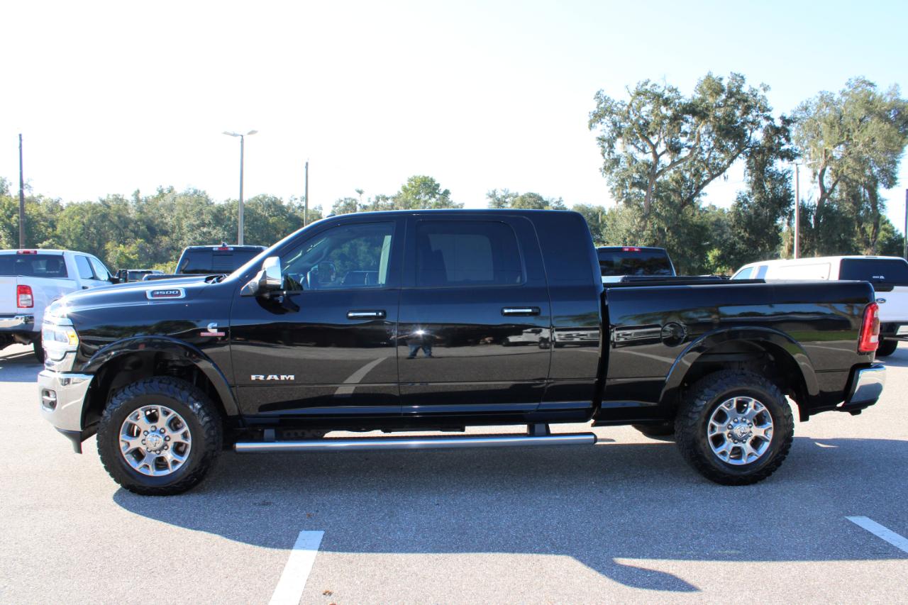 RAM 3500 Laramie Mega Cab 4WD 2019