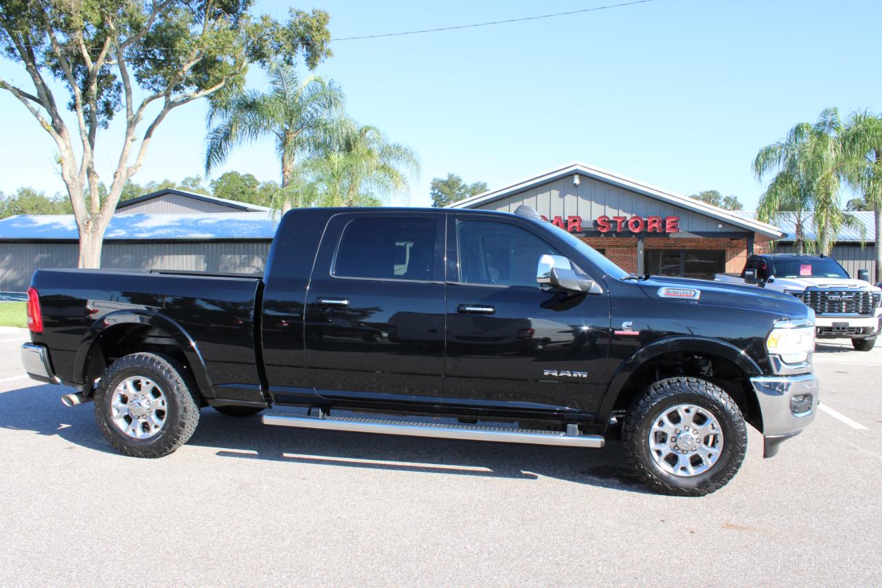 RAM 3500 Laramie Mega Cab 4WD 2019