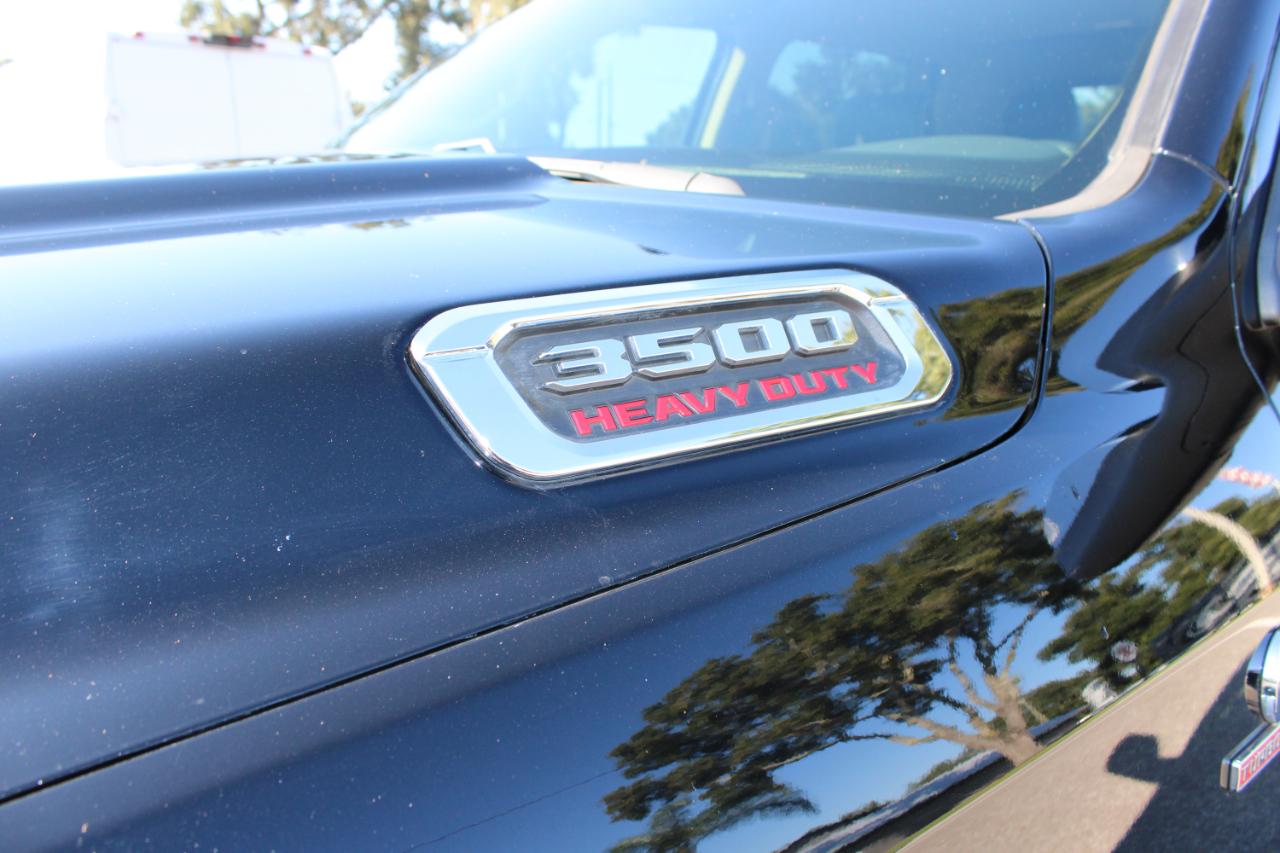 RAM 3500 Laramie Mega Cab 4WD 2019