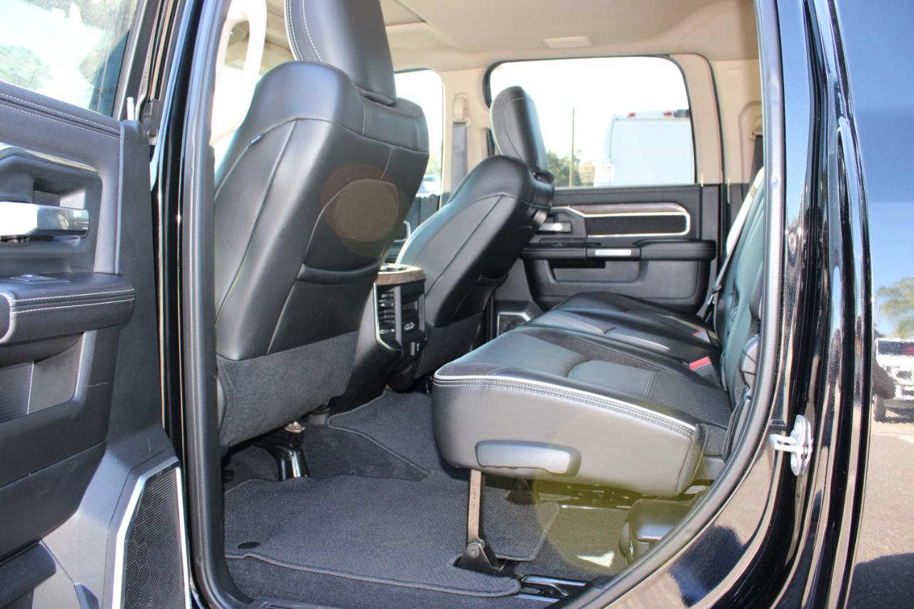 RAM 3500 Laramie Mega Cab 4WD 2019