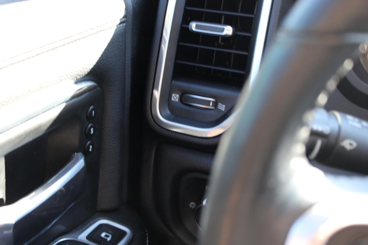 RAM 3500 Laramie Mega Cab 4WD 2019
