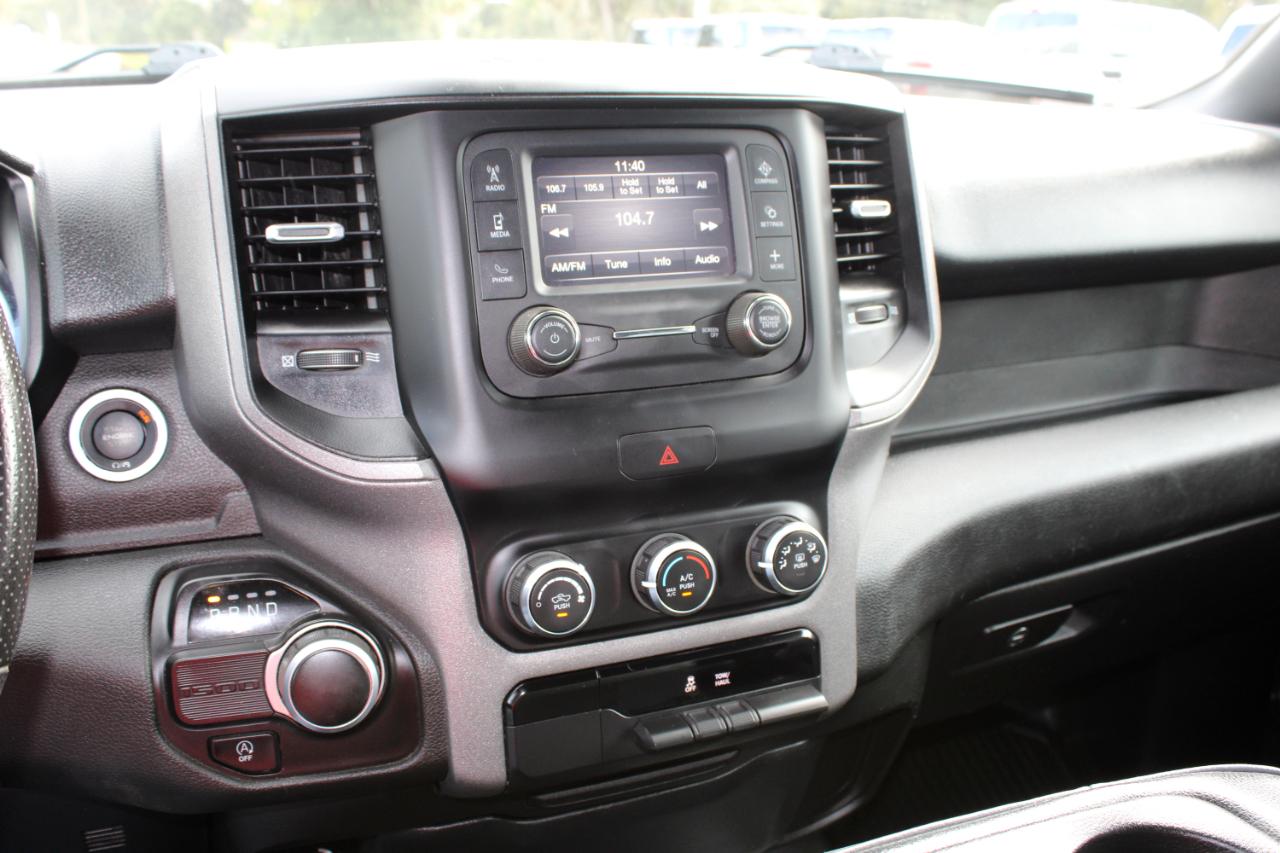 RAM 1500 Tradesman Quad Cab 2WD 2023